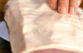 Свинина с начинкой из киви и груш - фото №2