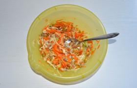 Салат из рыбы холодного копчения с овощами - фото №3