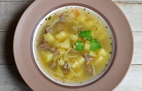 Картофельный суп с куриными потрошками