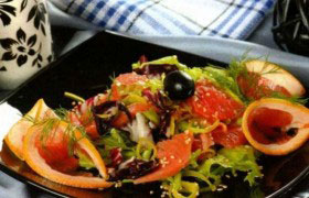 Салат из лосося с грейпфрутом