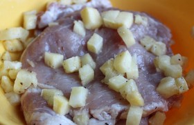 Мясо, запеченное с ананасами - фото №3
