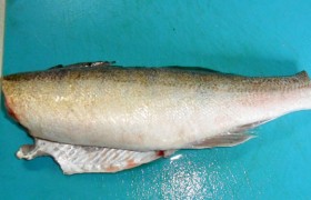 Рыба, запеченная под соусом Песто - фото №3