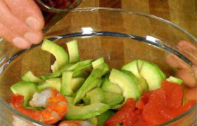 Калифорнийский салат с креветками - фото №5