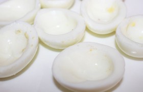 Яйца, фаршированные тунцом - фото №2