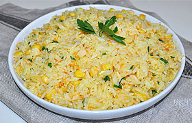 Гарнир из риса с кукурузой