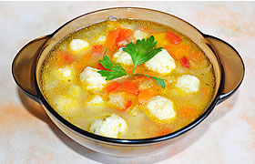 Овощной суп с сырными клецками-шариками