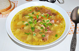 Картофельно-фасолевый суп с копченостями