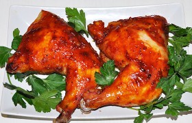 Курица, запеченная в пикантном маринаде