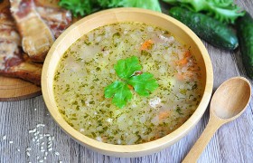 Картофельный суп с перловкой и копченостями