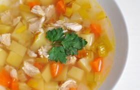 Овощной суп с луком-пореем