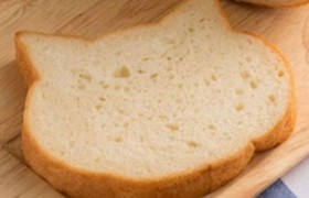 Японский хлеб в форме кошачьей мордочки