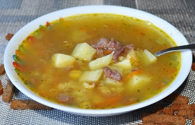 Гороховый суп с тушенкой