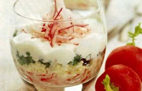 Салат из редиса с плавленым сыром и йогуртом
